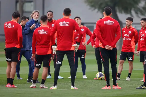 Ricardo Gareca sufre para armar un equipo competitivo ,red X