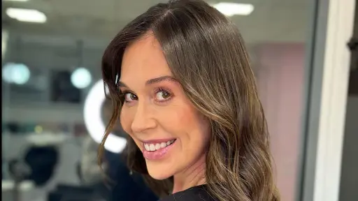 Vale Roth, Instagram