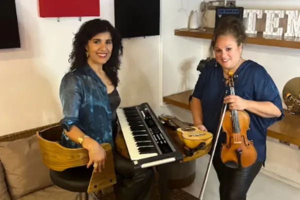 Paquita y Jane, las chilenas que compartieron escenario con Raphael y Luis Miguel, anuncian su gira internacional ,Cedida