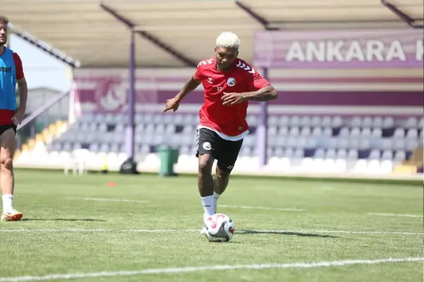 Junior Fernandes ,Cedido