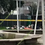 En medo de los escombros fue encontrado el feto, red X