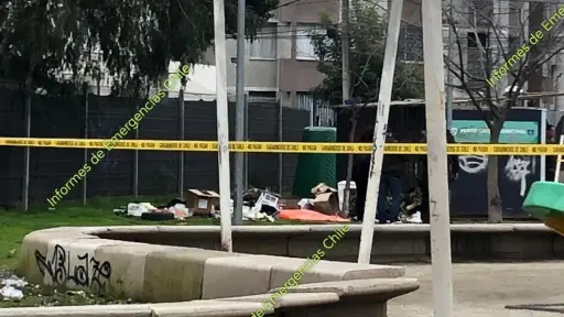 En medo de los escombros fue encontrado el feto, red X