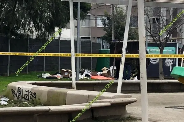 En medo de los escombros fue encontrado el feto ,red X