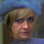 Evelyn Matthei como Doña Clotilde, la \Bruja del 71\, red X