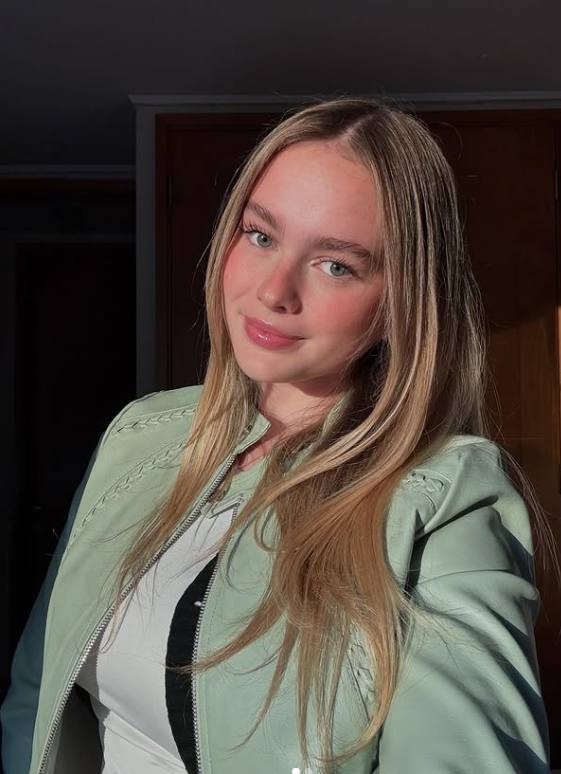 Giulia Inostroza  - Redes Sociales