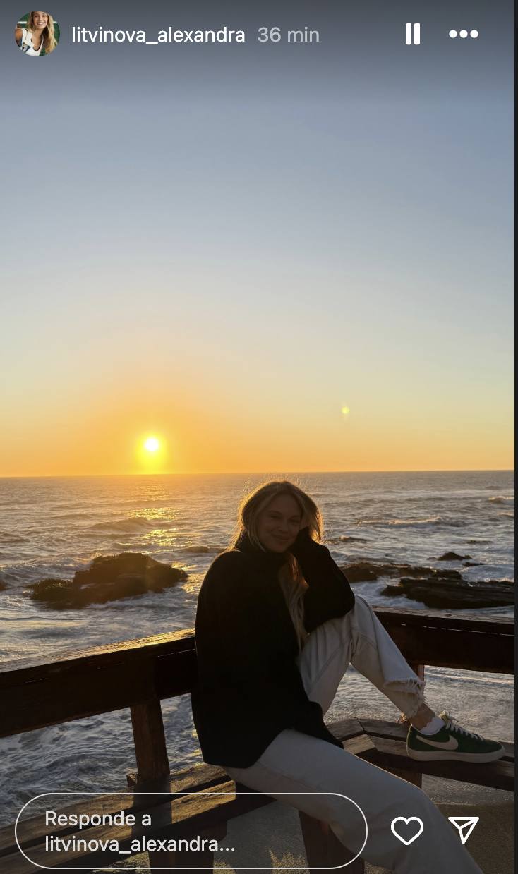 La última foto de Alexandra es en la playa. - Instagram