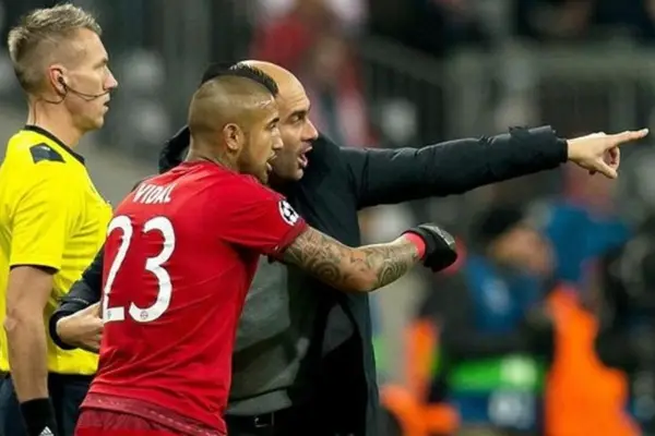 Pep Guardiola dirigió a Arturo Vidal en Alemania ,red X