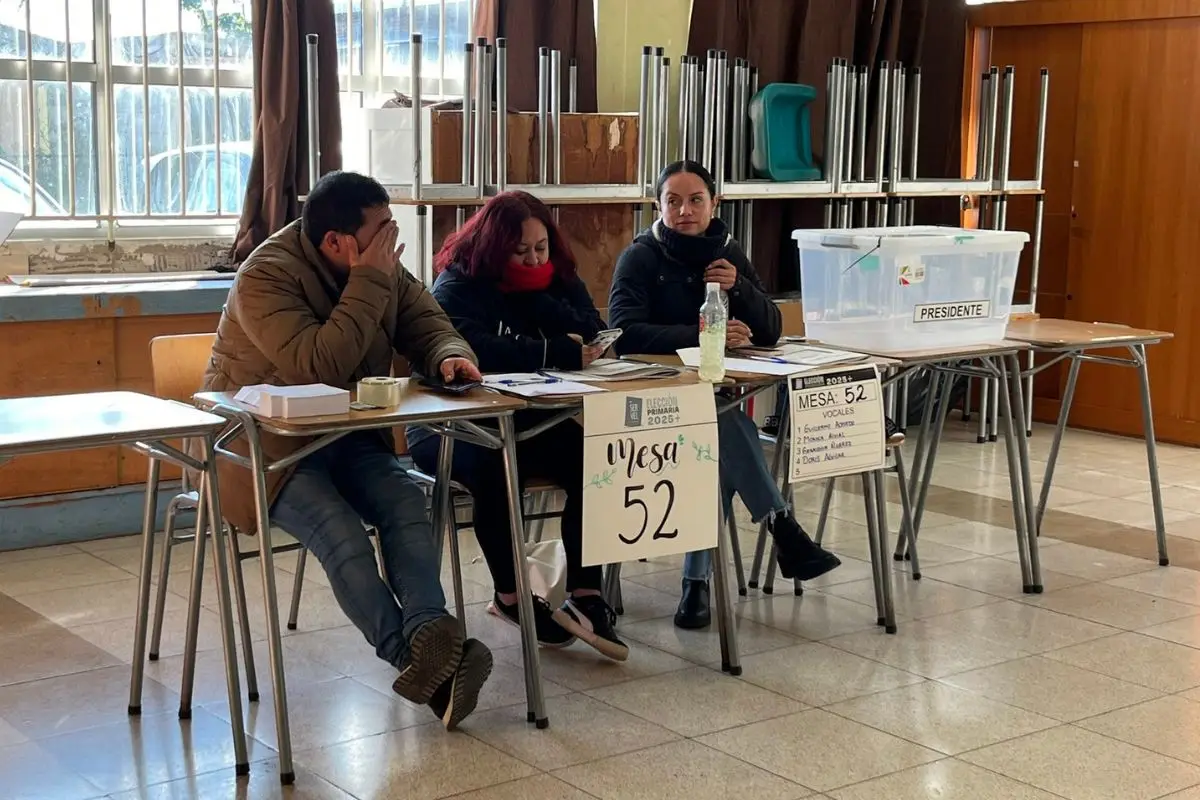 Vocales de mesa han sufrido con el frío, red X