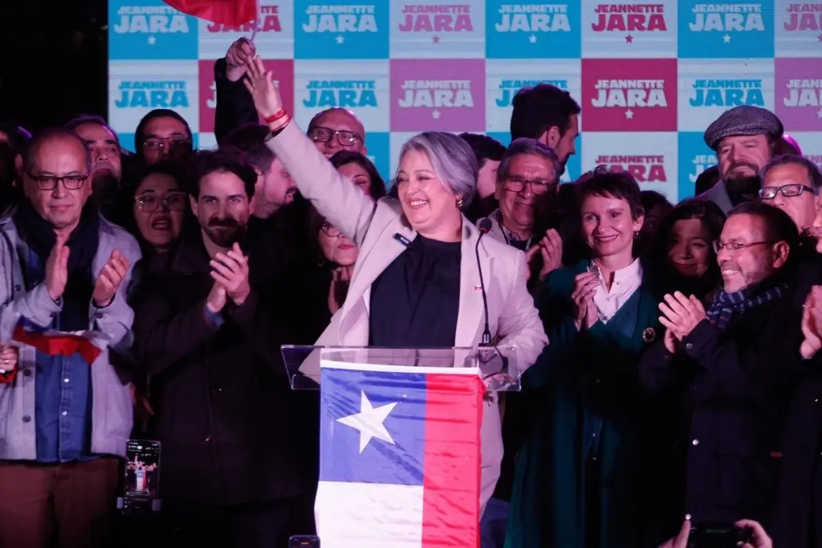 La militante del Partido Comunista (PC) se impuso con más del 60% de los votos en una primaria que registró la participación más baja desde que existen primarias legales en Chile