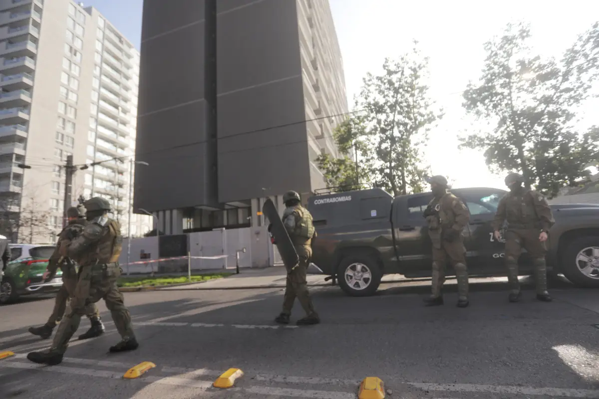 Vecinos temen por sujeto parapetado en San Miguel, Redes sociales | X