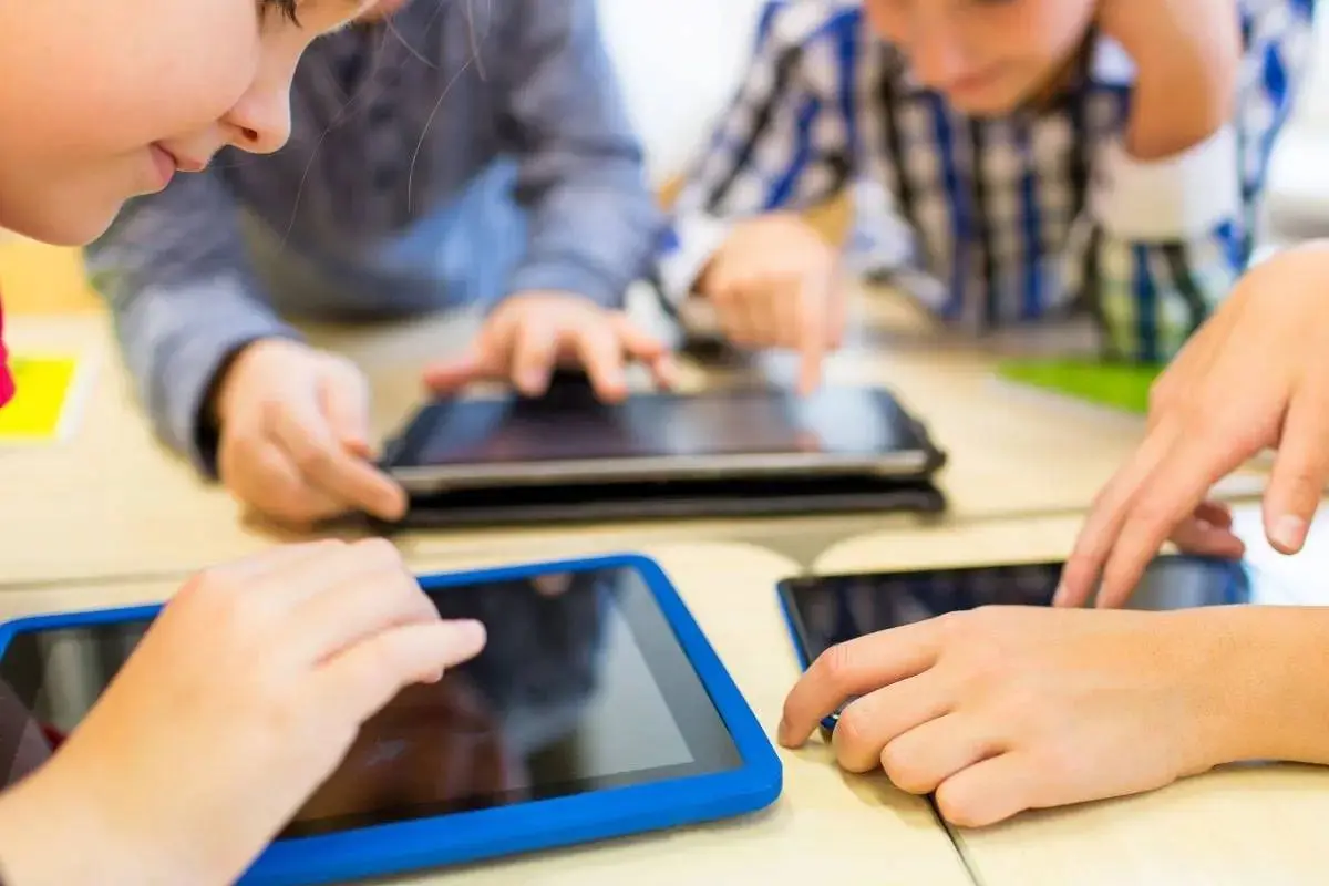 Más comunicación, menos conexión en la temprana infancia , Redes sociales | Referencial