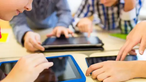Más comunicación, menos conexión en la temprana infancia , Redes sociales | Referencial