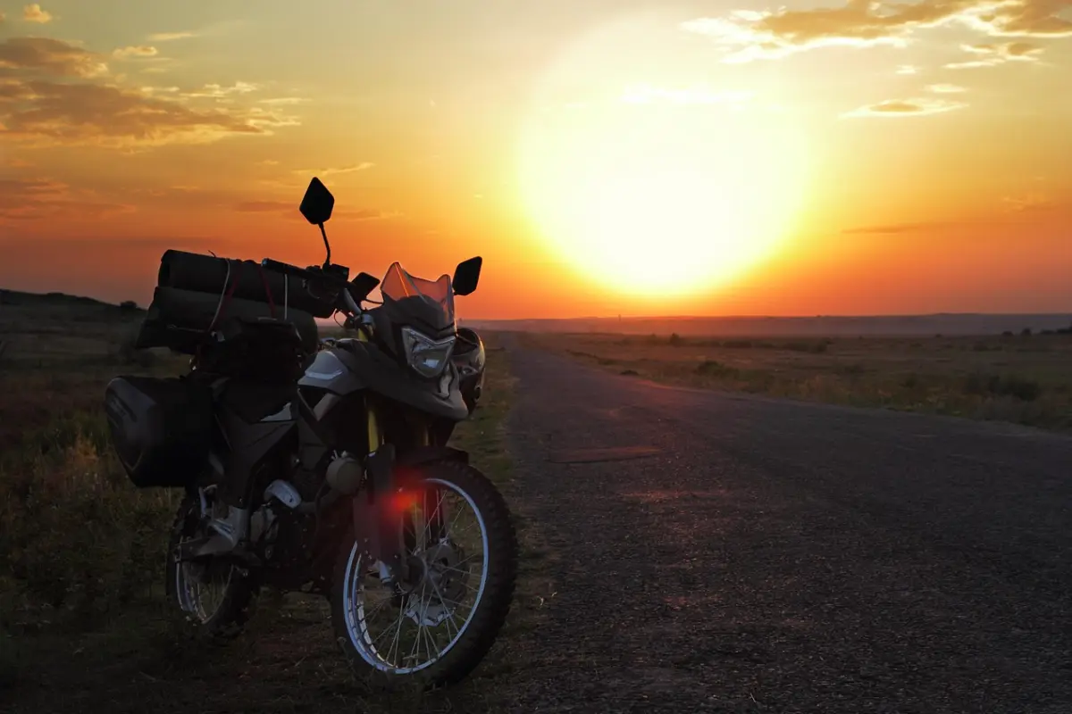 Rutas en moto, Cedida