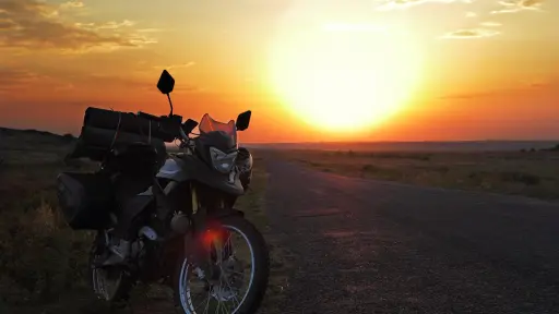 Rutas en moto, Cedida