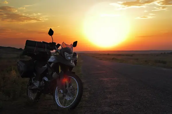 Rutas en moto ,Cedida