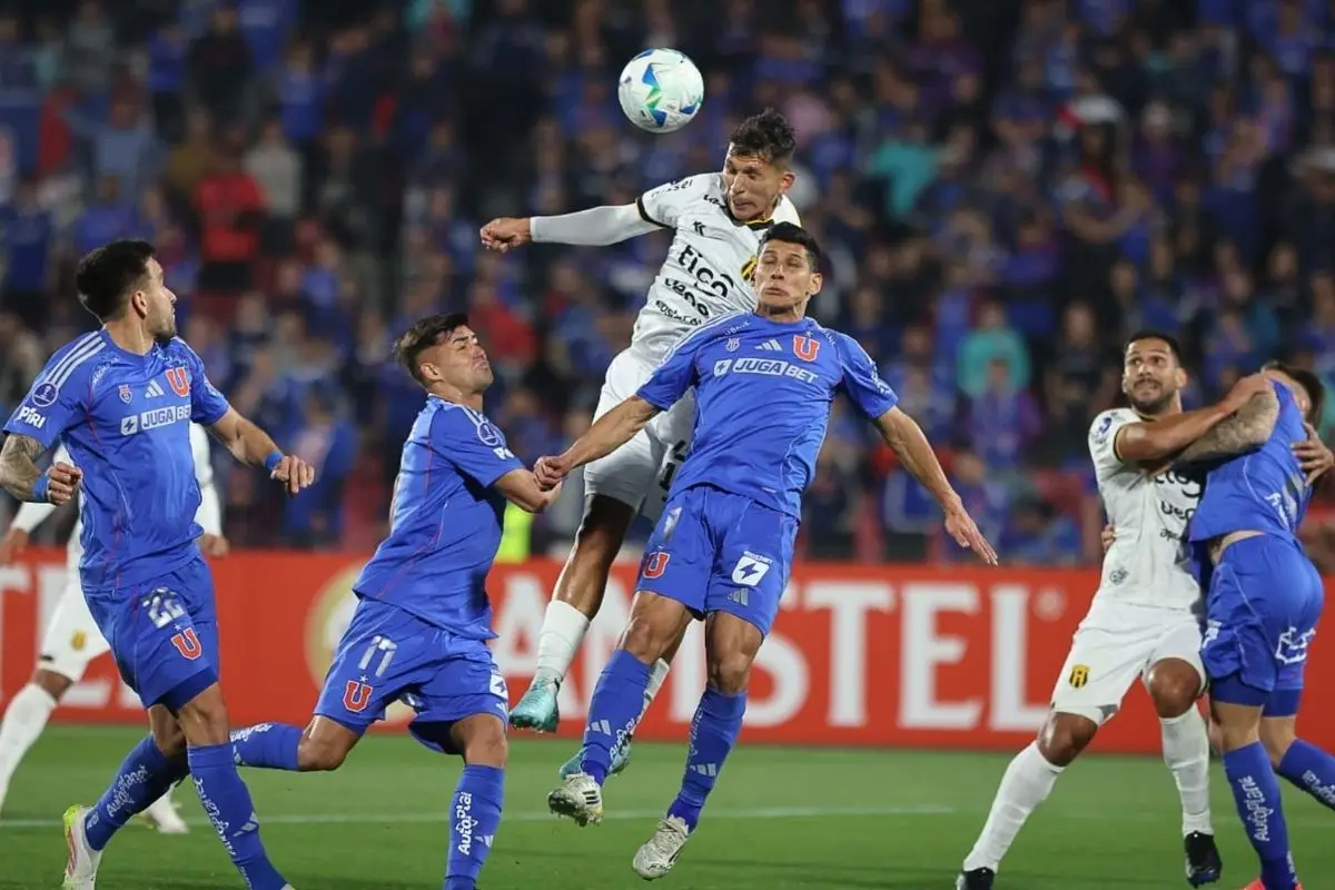 La U recibe a Guaraní en el Estadio Nacional, Juan Pablo Carmona