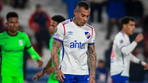 ¿Llegará Eduardo Vargas a la U?, Redes sociales | X