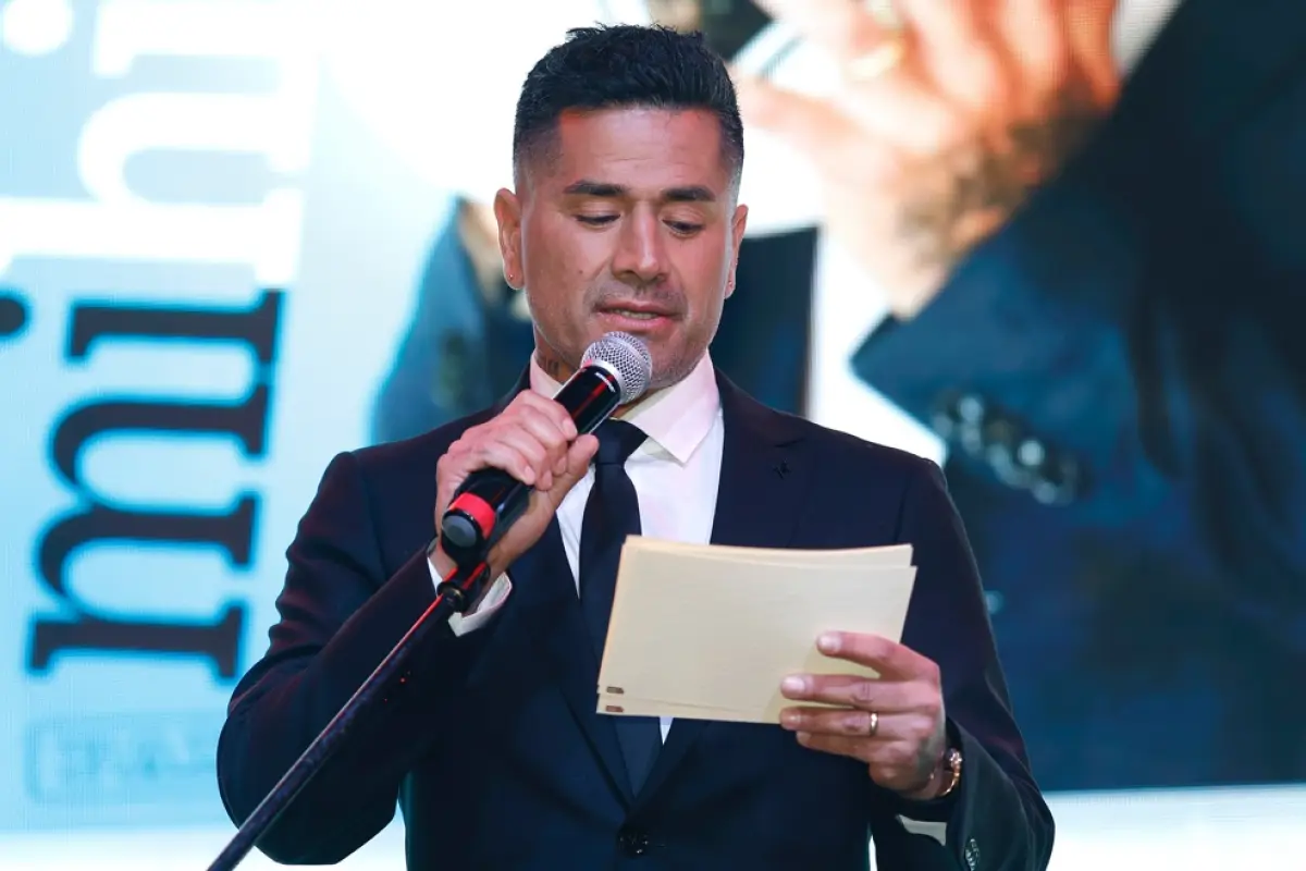 Jorge Acuña presentó su libro, Cedida
