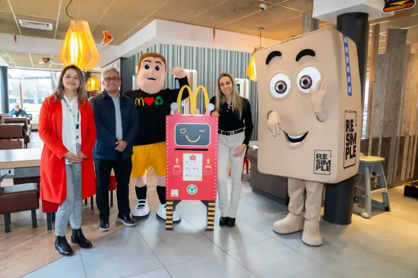 McDonald´s lanza iniciativa que permite a los niños reciclar las Cajitas Feliz en sus restaurantes ,Cedida