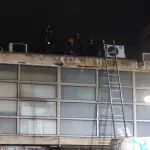 Bomberos continúa trabajando en el lugar, red X