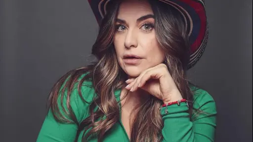 Ingrid Cruz en Aguas de Oro, Mega