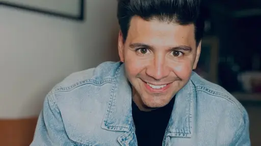 Edmundo Varas, Instagram