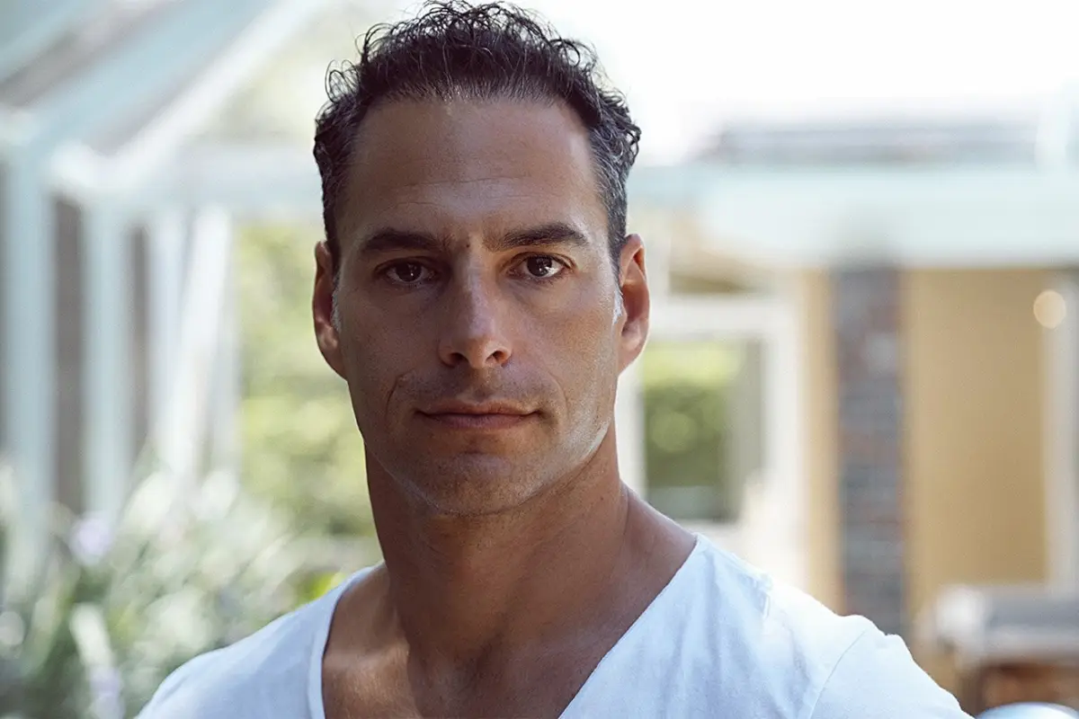 Lucas Akoskin, redes sociales