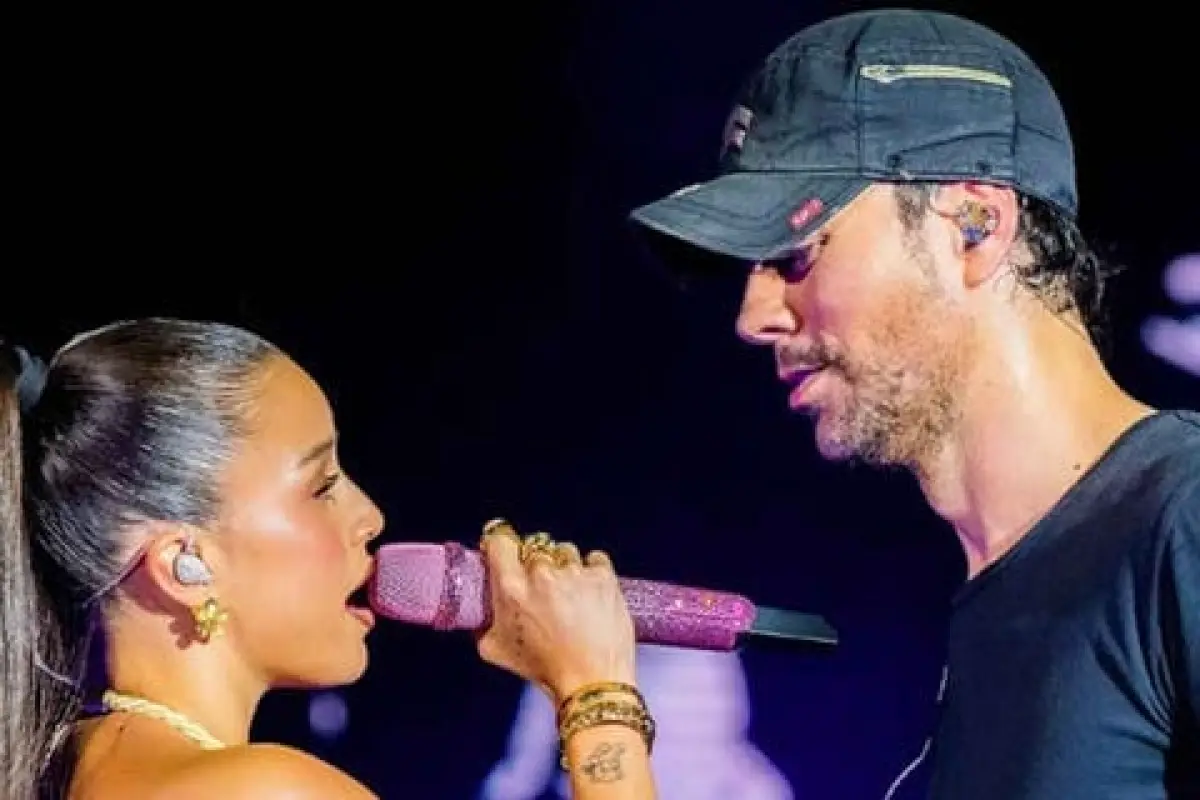 Emilia Mernes y Enrique Iglesias , captura