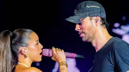 Emilia Mernes y Enrique Iglesias , captura