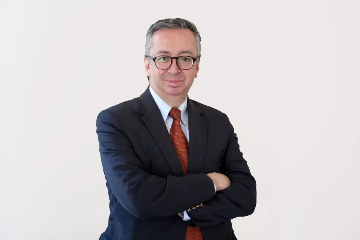 Muere el economista Tomás Flores a los 60 años, Redes sociales | Referencial