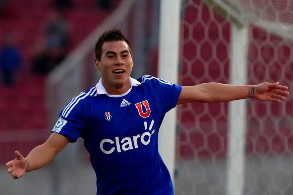Eduardo Vargas en sus años de gloria con la camiseta azul, Agencia Uno