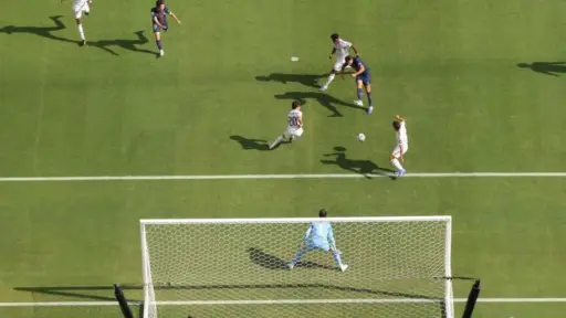 El PSG goleó 4-0 al Real Madrid, red X