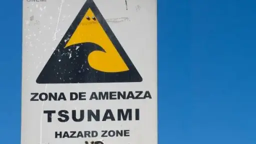 Tsunami Evacauación ,   