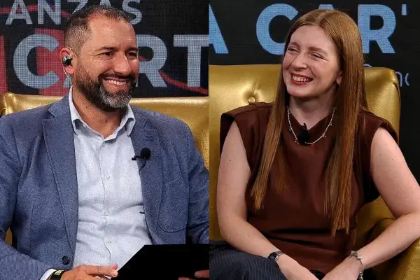 Juan Carlos Cano recibió a @eme_petite en \