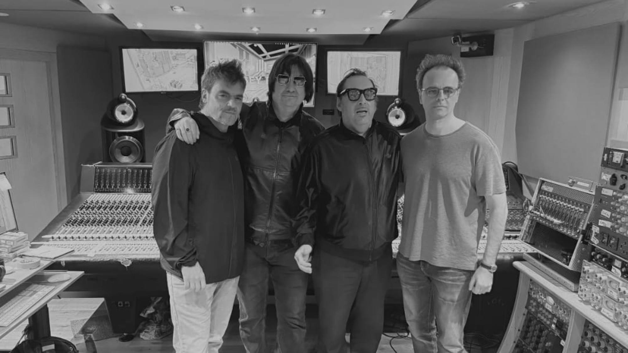 Los Tres presenta “XCLNT”, el esperado regreso discográfico de su formación original tras 26 años