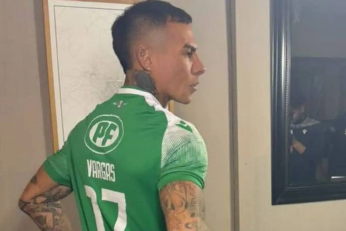 Eduardo Vargas, Redes Sociales