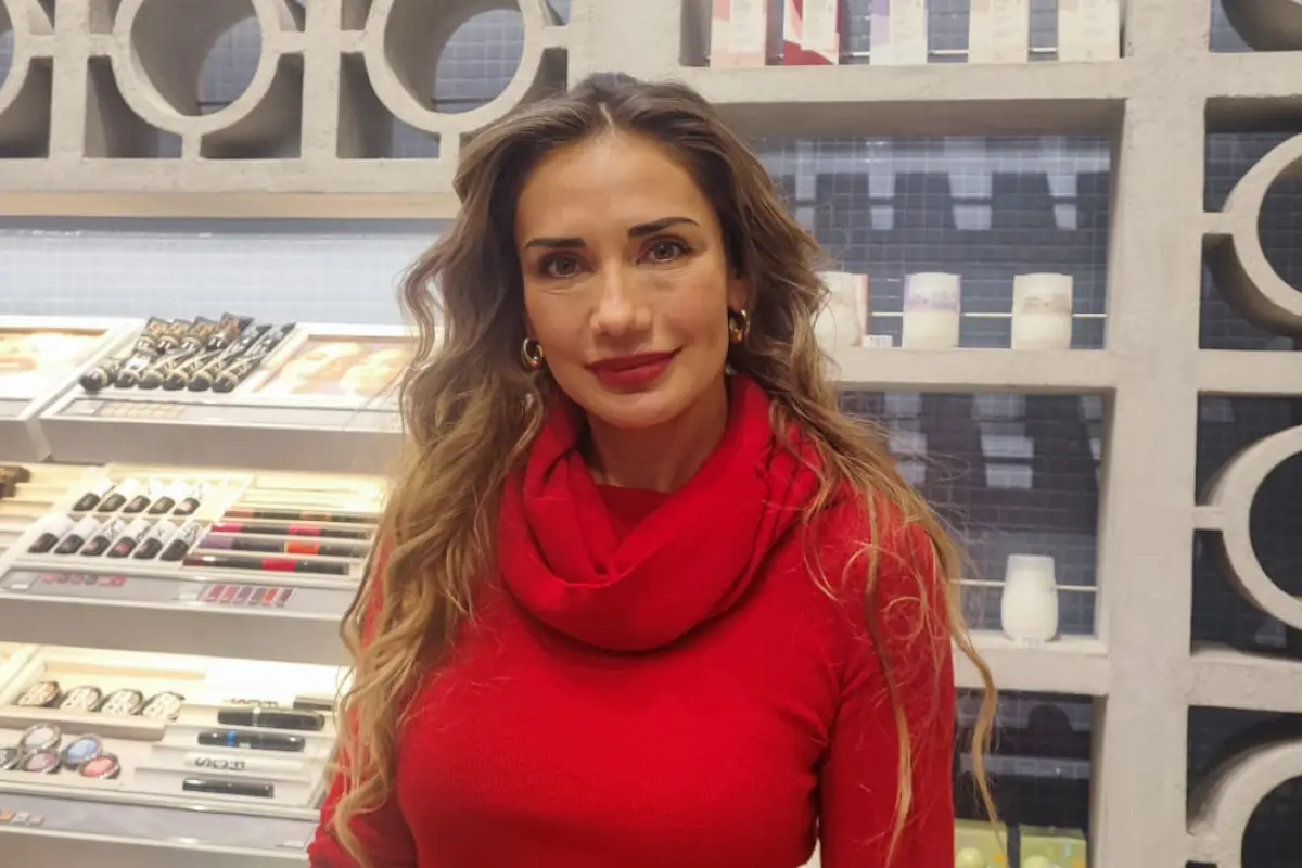 Carolina de Moras, Gabriela Paredes 