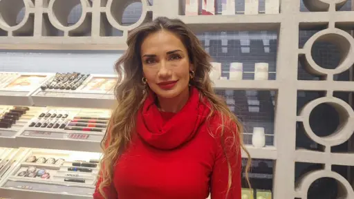 Carolina de Moras, Gabriela Paredes 