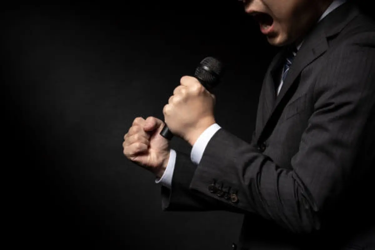 Micrófono, Redes Sociales