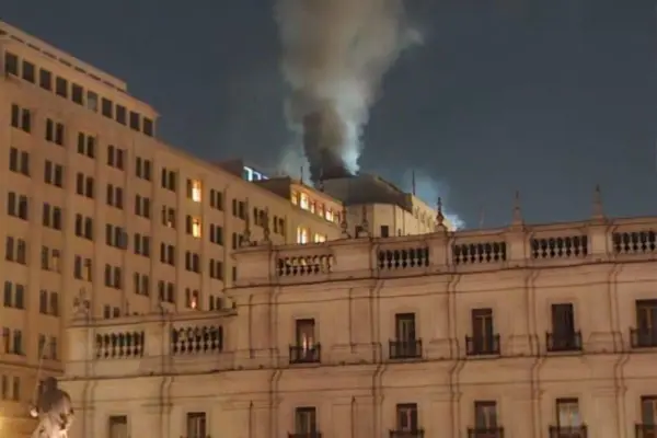 Incendio en el Ministerio de Hacienda ,red X