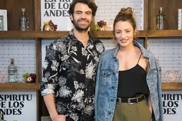 Jorge Arecheta y Josefina Fiebelkorn ,Redes Sociales
