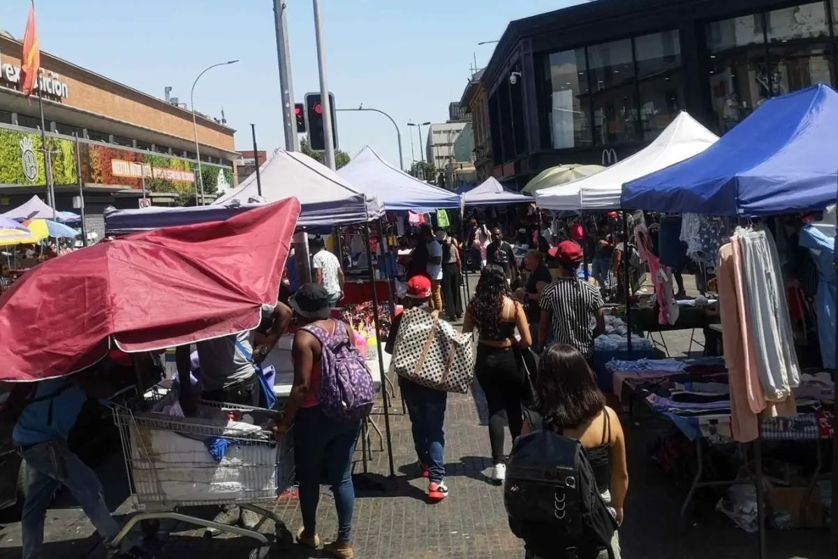El mapa del comercio ilegal en Santiago, Redes sociales | Referencial
