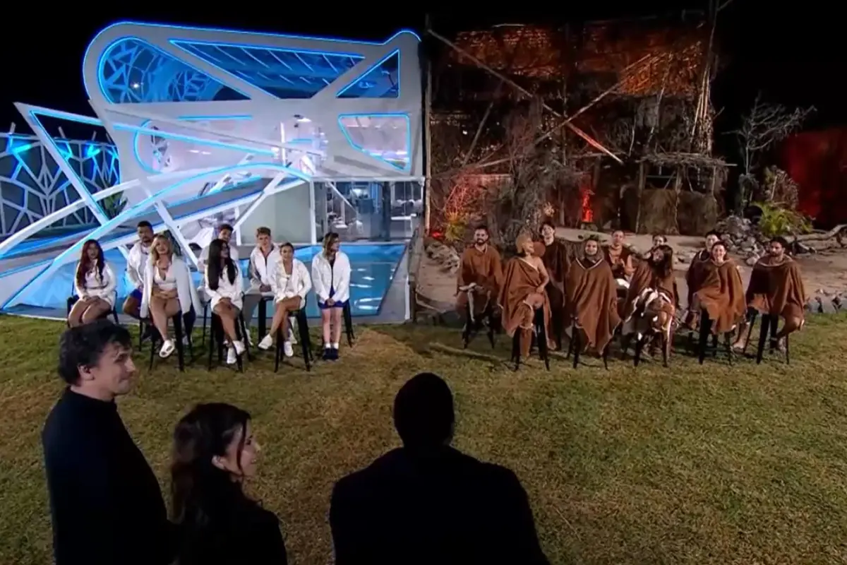 Mundos Opuestos, Redes Sociales