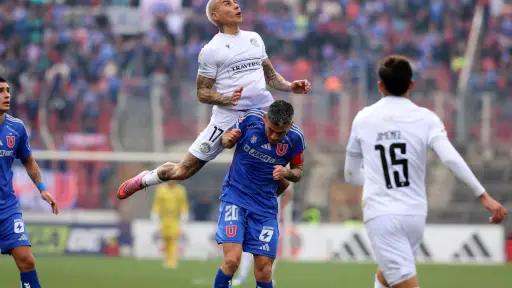 Eduardo Vargas marcó al equipo de sus amores, Juan Pablo Carmona