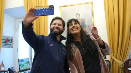 El Presidente Boric recibió a Bárbara Hernández en La Moneda, Cedida