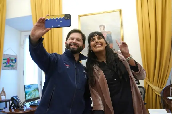 El Presidente Boric recibió a Bárbara Hernández en La Moneda ,Cedida