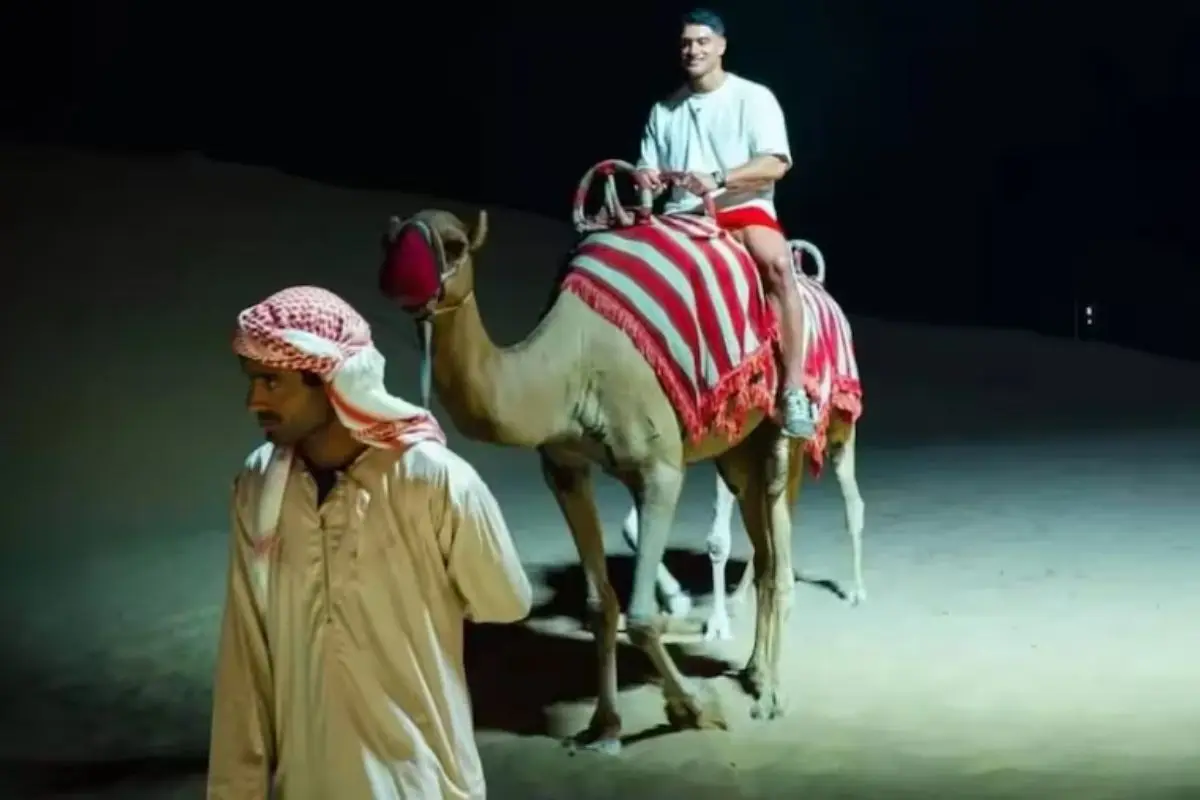 Sammis Reyes paseó sobre un camello, Instagram