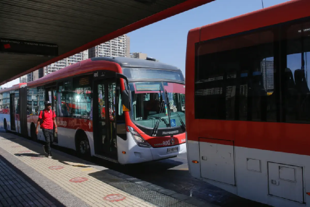 Buses RED inician paro este martes, Redes sociales | Referencial