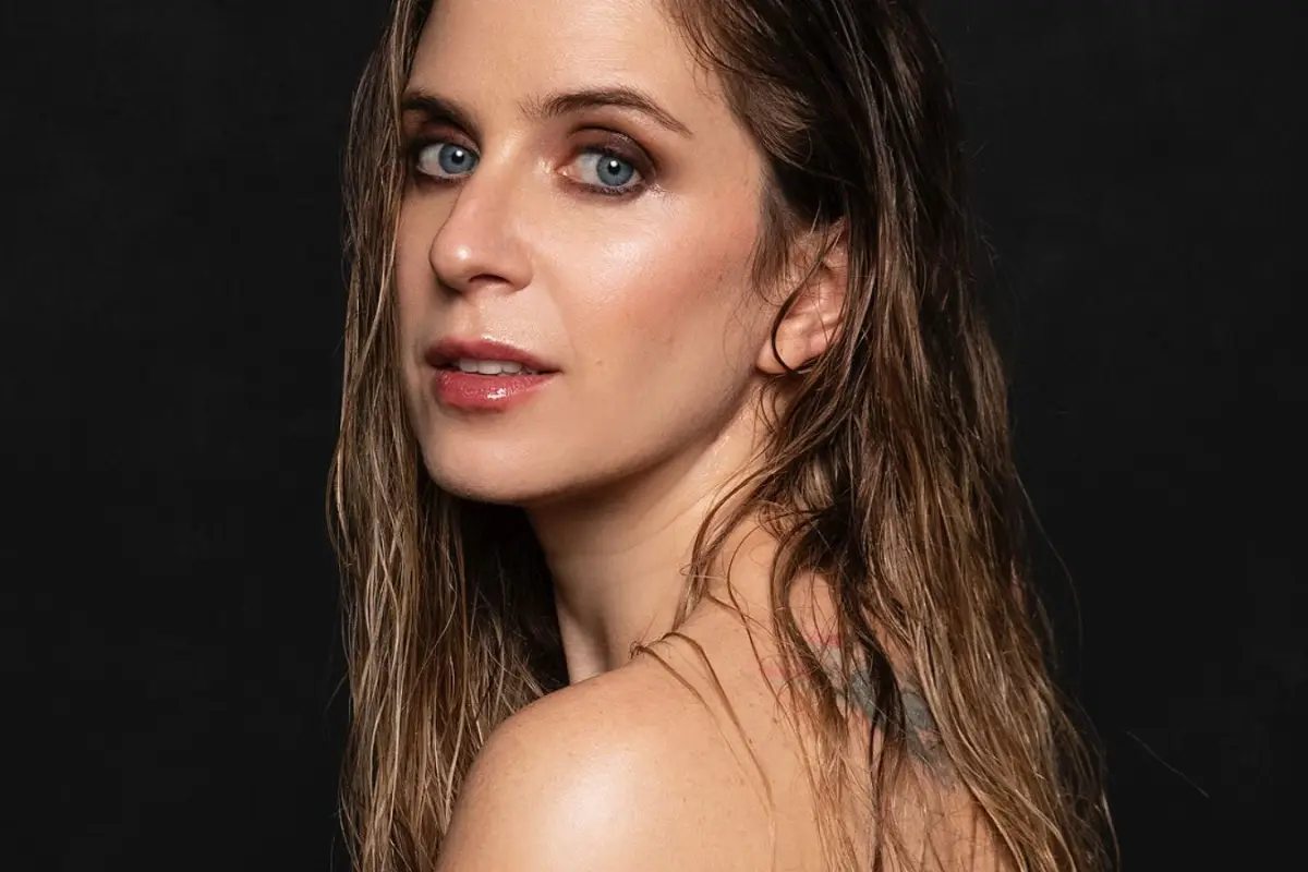 Alison Mandel , Instagram