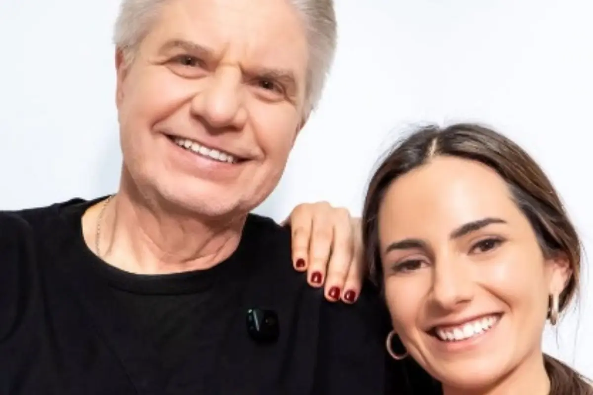 Rosario Bravo y su pareja en nuevo podcast, Instagram